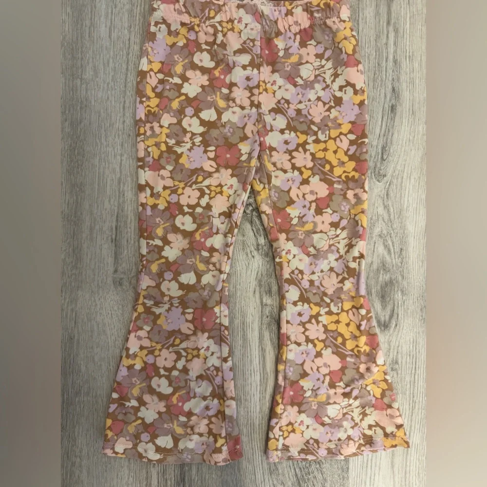 Pink Ruffle Top and Floral Pants Set - Picture 2 of 8